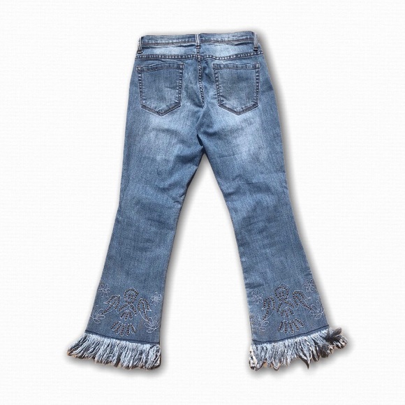 Venus Fringe Cropped Jeans Embroidered Beaded Detail Fringe Hem Distress Size 2 - Picture 6 of 7